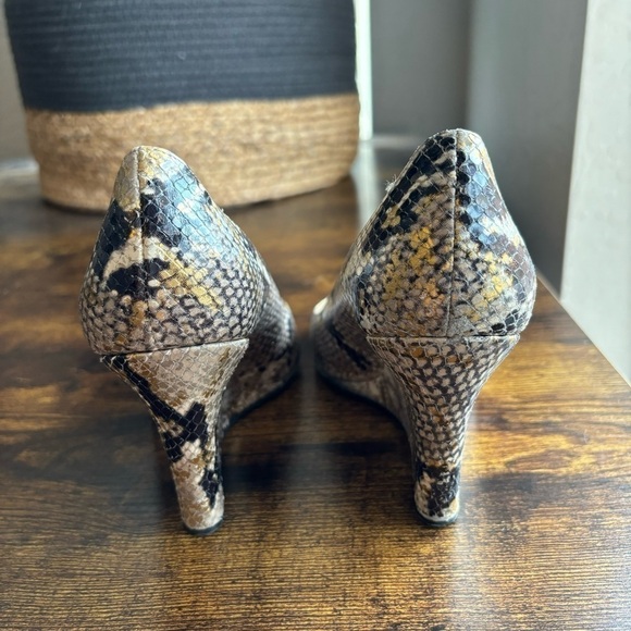 Kate Spade Metallic Snakeskin Print Round Toe Wedge Office Careerwear Size 7 - Picture 3 of 10